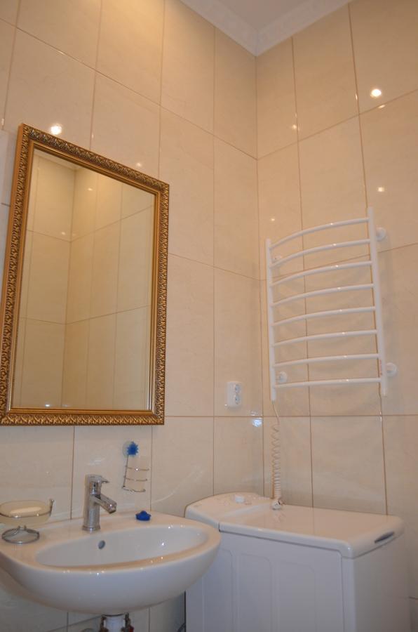 Appartement Stepana Bandery Str. 19 à Lviv Extérieur photo