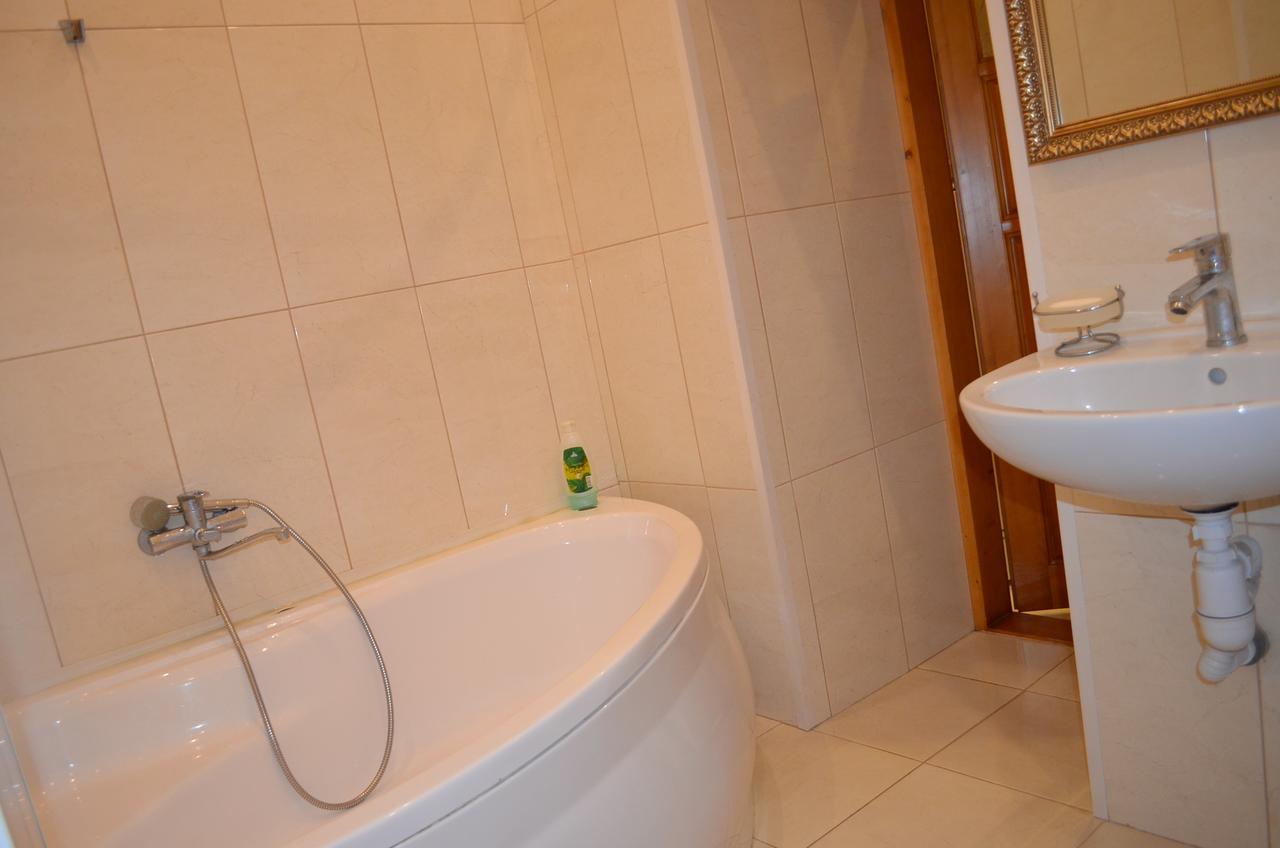 Appartement Stepana Bandery Str. 19 à Lviv Extérieur photo